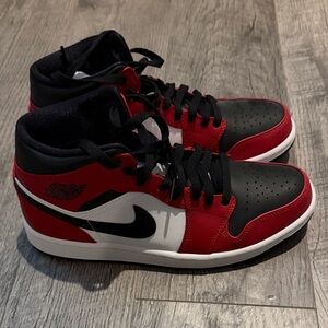 Nike Men's Red and Black Sneakers Jordan 1 mid